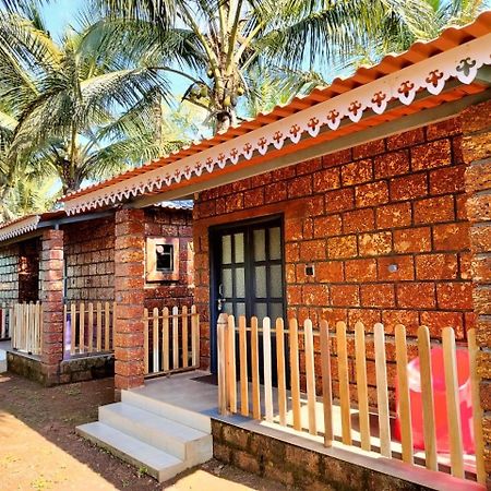 Saka Kadams Home Stay Guhāgar Extérieur photo