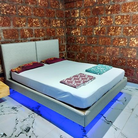 Saka Kadams Home Stay Guhāgar Extérieur photo