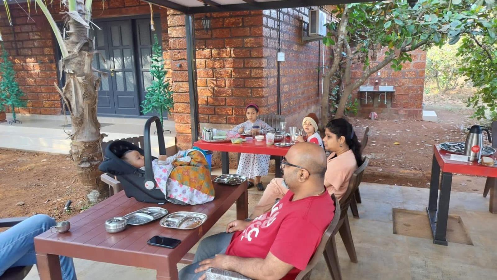 Saka Kadams Home Stay Guhāgar Extérieur photo