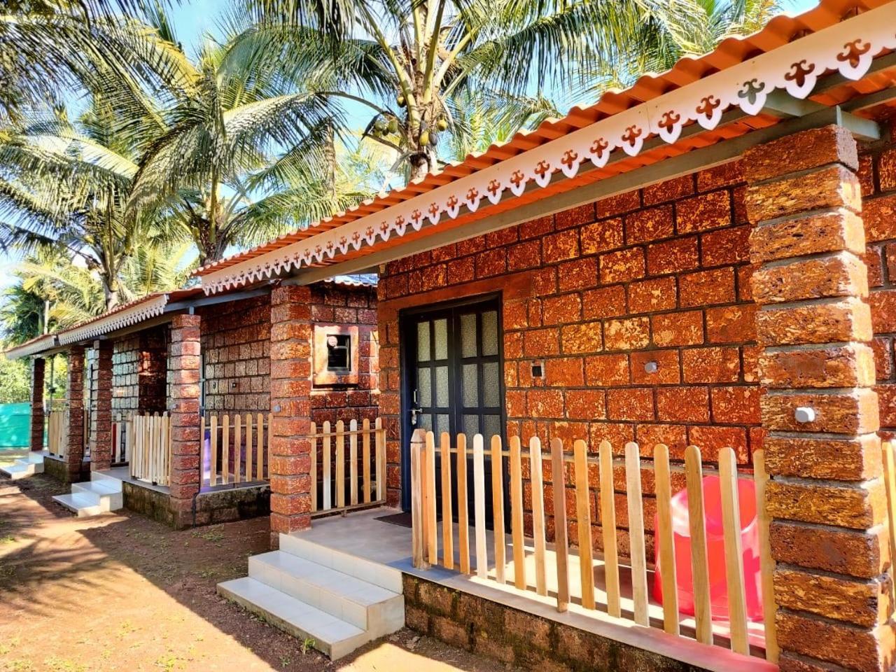 Saka Kadams Home Stay Guhāgar Extérieur photo